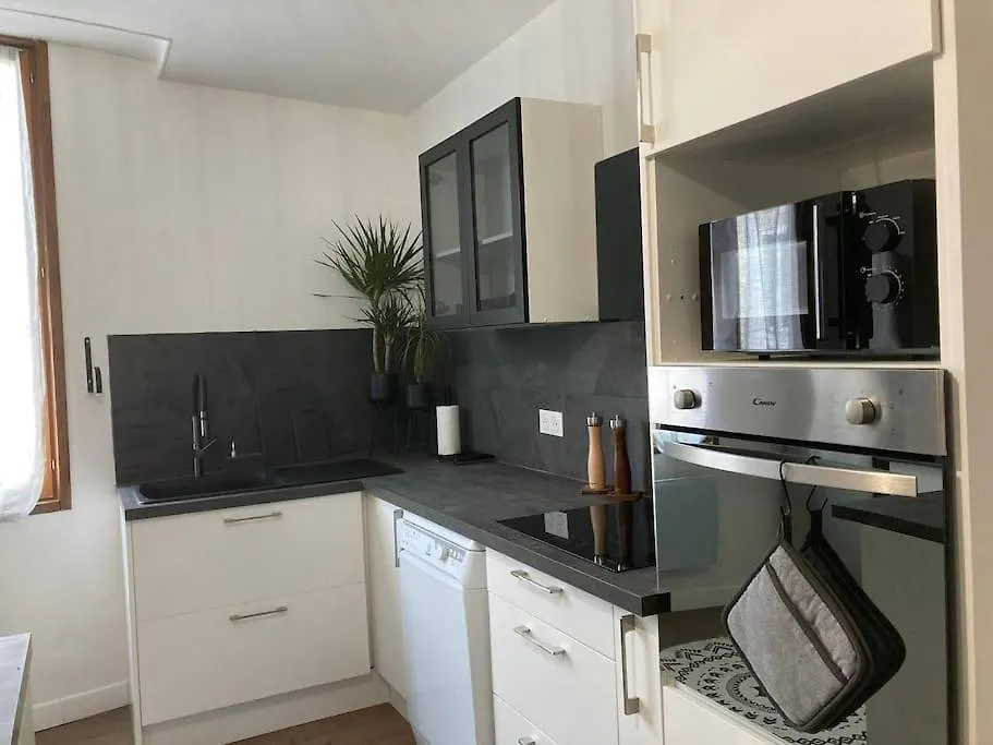 Maison Grillonette 0*, Grillon France