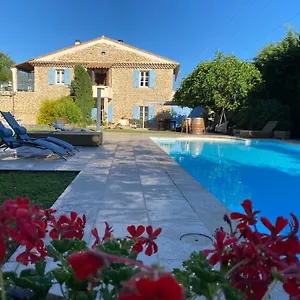 Avec Terrasse Privative Et Piscine Appartement